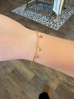 Load image into Gallery viewer, Star Dangle Bracelet
