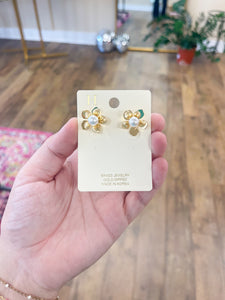Flower Pearl Stud Earrings